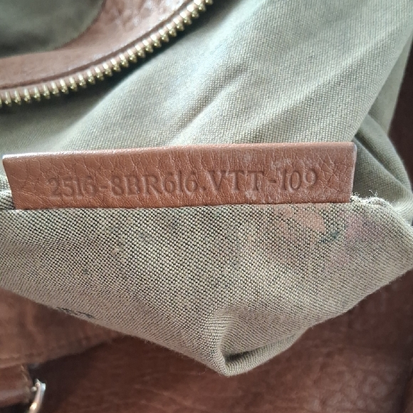 Fendi Tan Leather Shoulder Bag - Picture 8 of 13